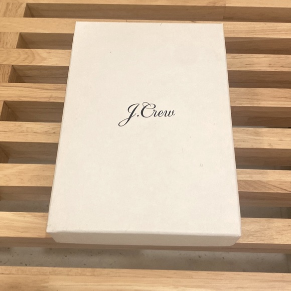 FREE ADD ON (with purchase) Small White J Crew gift box - Picture 1 of 6